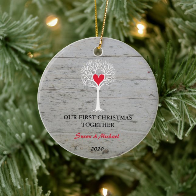 Unser erstes Weihnachtsbaumholz zusammen mit Liebe Keramik Ornament (Baum)