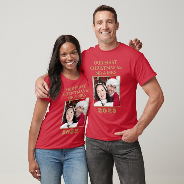 Unser erstes WeihnachtsMr. & Mrs. Red and Gold Fot T-Shirt (Unisex)