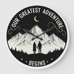 Unser größtes Abenteuer beginnt Rustic Mountain Große Wanduhr