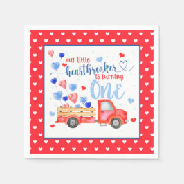 Unser kleiner Brustwarter dreht einen Napkin um Serviette