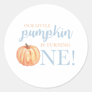 Unser kleiner Pumpkin Eine pastellblaue erste Gebu Runder Aufkleber