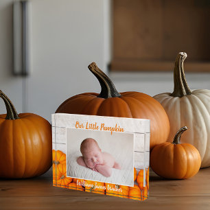 Unser kleines Pumpkin Niedliches Baby nach dem Fal Fotoblock