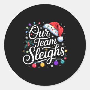 Unser Team räumt Weihnachtslichter rote Santa-Mütz Runder Aufkleber