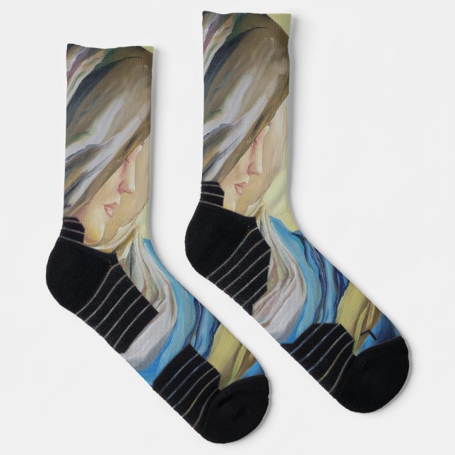 Unsere Dame des Schweigens hält das Baby Jesus Socken (Rechts)