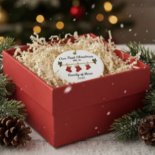 Unsere erste Weihnachtsfamilie mit drei Strümpfen  Keramik Ornament