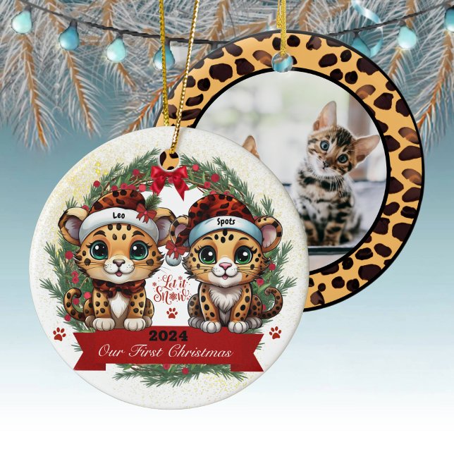 Unsere erste Weihnachtsleopard-🐾 Keramik Ornament (Our First Christmas Leopard  Print Animal Ceramic Ornament Kitty Cat Decoration Kitten Decor 🐾🐆)