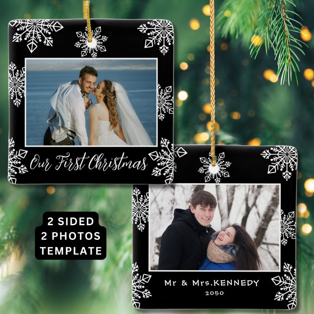 Unsere ersten Weihnachten 2 Foto Weiße Schneeflock Keramikornament (Our First Christmas 2 Photo White Snowflakes Black Ceramic Ornament
)