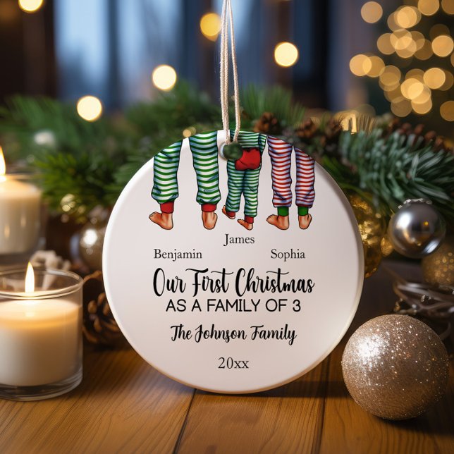 Unsere ersten Weihnachten als Familie von 3 indivi Keramik Ornament (Von Creator hochgeladen)