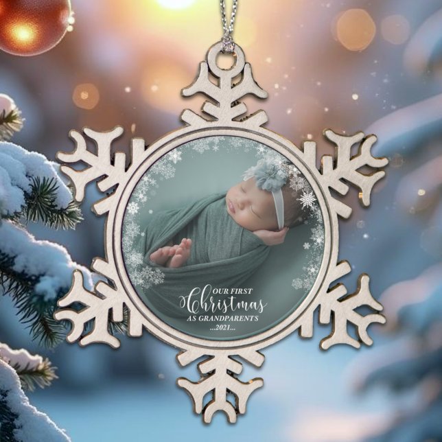 Unsere ersten Weihnachten als Großeltern Foto Orna Schneeflocken Zinn-Ornament (Von Creator hochgeladen)