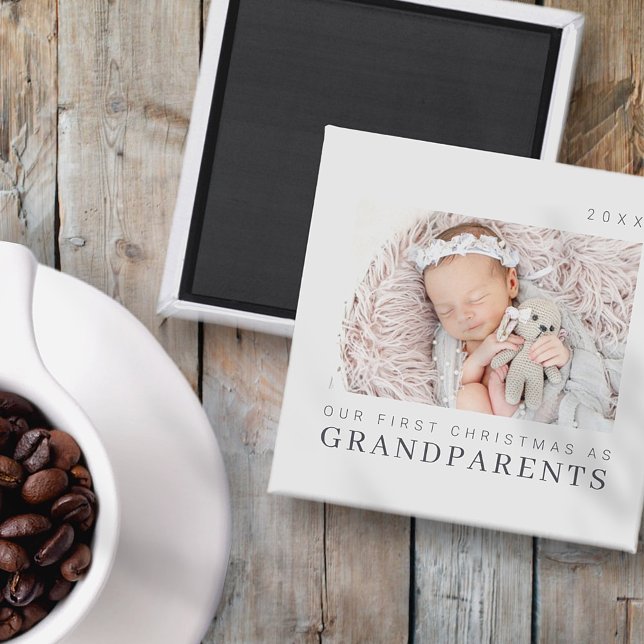 Unsere ersten Weihnachten als Großeltern Moderner  Magnet (Von Creator hochgeladen)