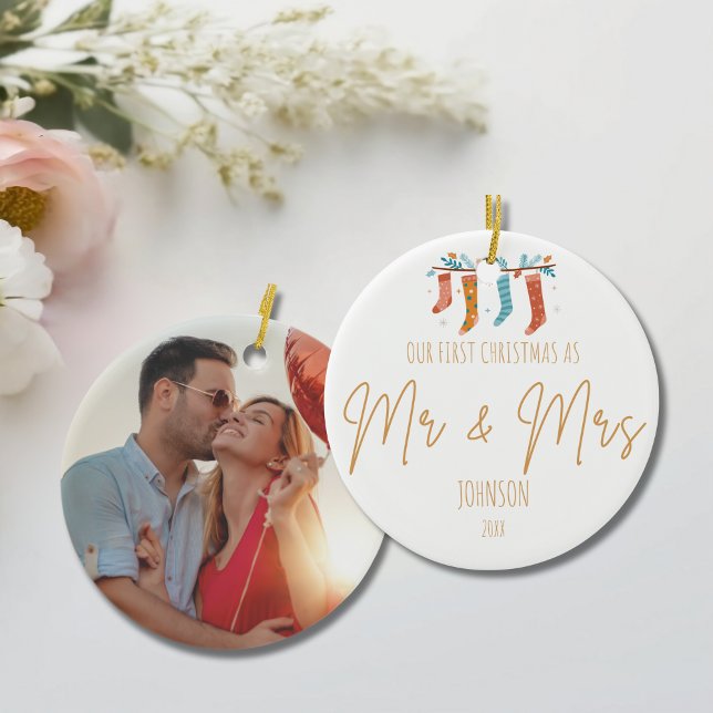 Unsere ersten Weihnachten als Mr & Mrs Personalisi Keramik Ornament (Our First Christmas as Mr. & Mrs. Personalized Ceramic Ornament)