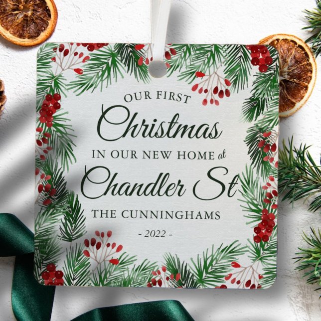Unsere ersten Weihnachten in unserer neuen Zuhause Ornament Aus Metall (Von Creator hochgeladen)