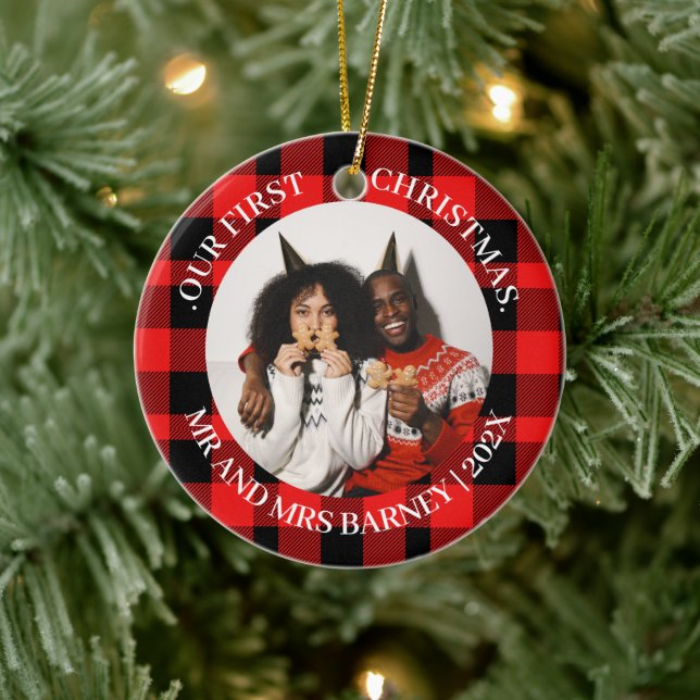 Unsere ersten Weihnachten Mr. und Mrs. frisch verm Keramik Ornament (Baum)