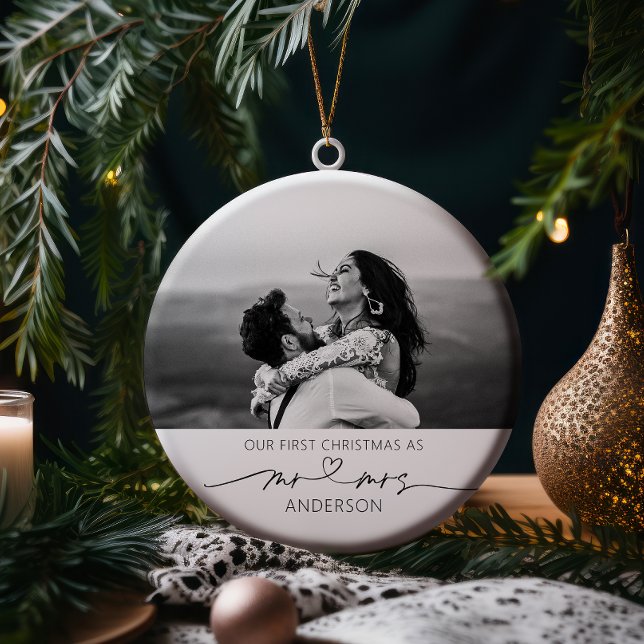 Unsere ersten Weihnachten Verheiratet Mr. und Mrs. Keramik Ornament (Von Creator hochgeladen)