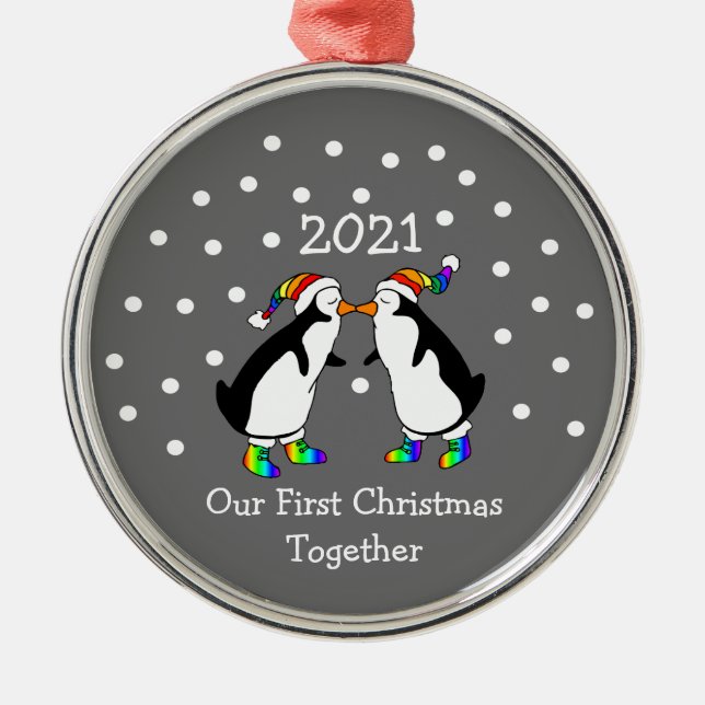 Unsere ersten Weihnachten zusammen 2021 (LGBT-Ping Ornament Aus Metall (Vorne)