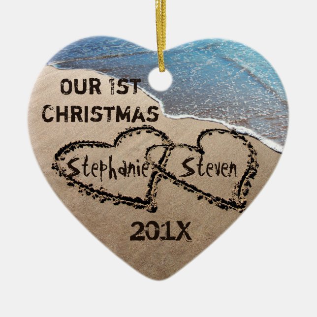 Unsere ersten Weihnachten zwei Herzen in Sand Orna Keramikornament (Vorne)