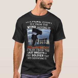 Unsere Fahne fliegt nicht vom Wind, der sie bewegt T-Shirt