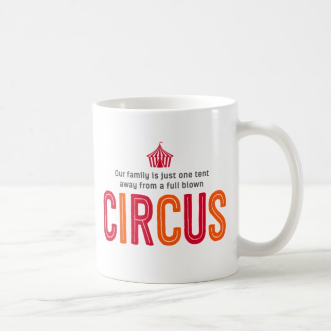 Unsere Familie ist gerade ein Zelt weg von einem Kaffeetasse (Rechts)