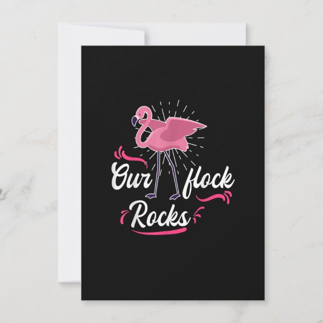 Unsere Herde Felsen Pink Flamingo Celebrate Einladung (Vorderseite)