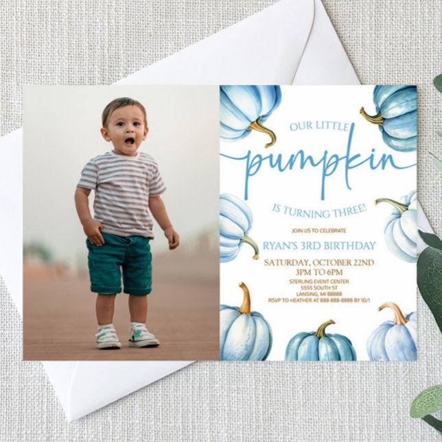 Unsere kleine Pumpkin Blue White Fall Birthday Par Einladung (Von Creator hochgeladen)