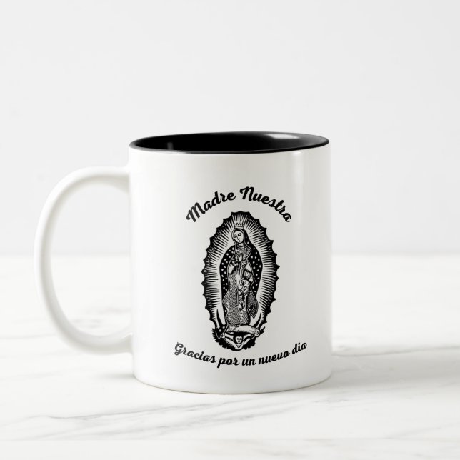 Unsere Lady von Guadalupe Tasse, Schwarz und Weiß Zweifarbige Tasse (Links)