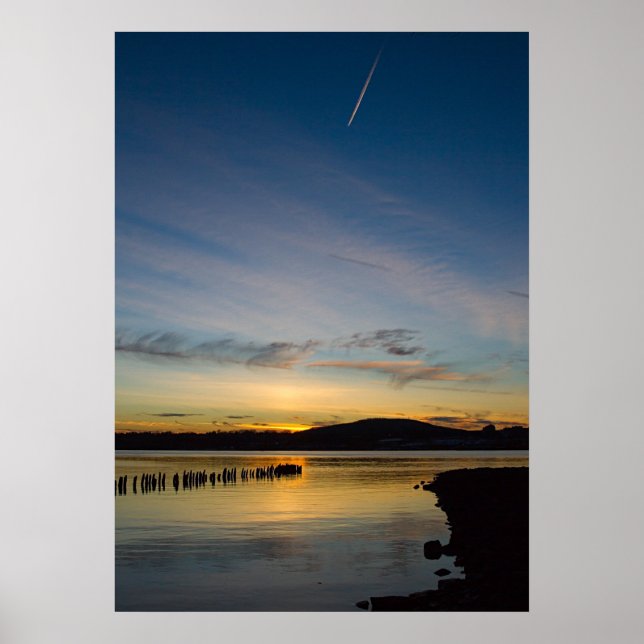 Unten liegend poster (Vorne)