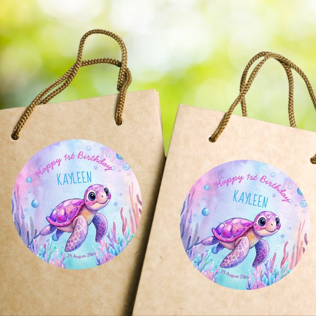 Unter dem Meer niedliche Schildkröte rosa lila Geb Runder Aufkleber (Under the sea cute turtle pink purple girls happy birthday sticker)