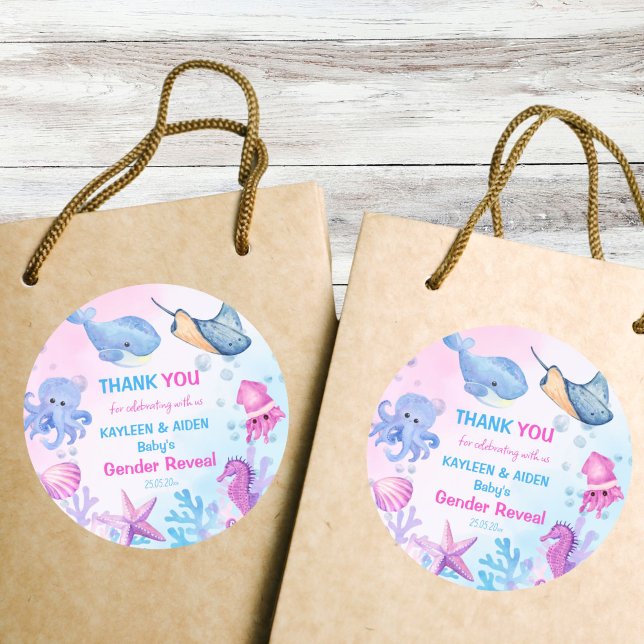 Unter dem Meeresgeschlecht offenbaren niedlichen D Runder Aufkleber (Under the sea gender reveal party cute pink and blue  sea creatures thank you favor sticker)