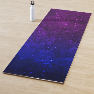 Unter den Sternen in der blauen und Lila Galaxie Yogamatte