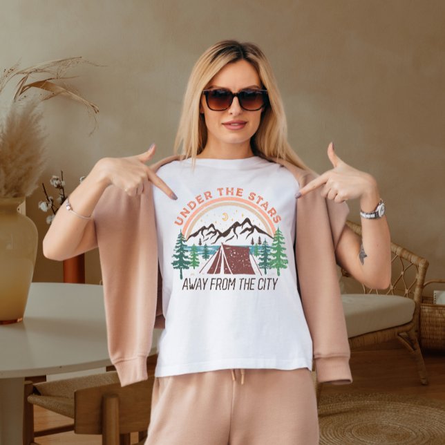 Unter den Sternen weg von der Stadt T-Shirt (Von Creator hochgeladen)