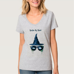 Unter meinem Zauber - - Blaue Augen Hexe T-Shirt