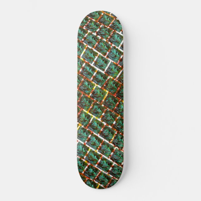 Unter schmutzigen und rostigen Grillen Skateboard (Vorderseite)