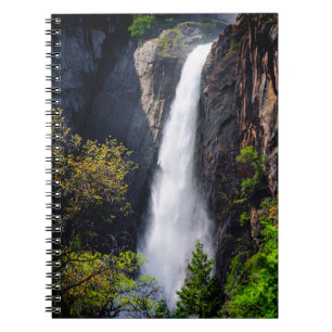 Unterer Yosemite-Wasserfall kaskadierend Notizblock