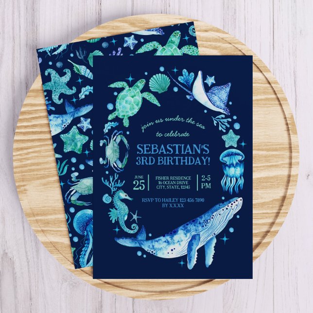 Unterhalb des Meeres mit Walen, Quallen, Seepferde Einladung (Elegant sea life watercolor illustrations on a deep blue background create an elegant combination! )