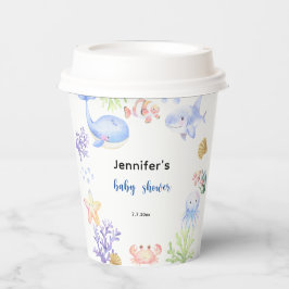 Unterhalb des Meerschwunges werden Tiere im Meer Pappbecher