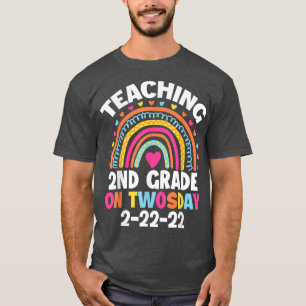 Unterricht 2. Klasse am 22.22.222 22 22. Februar T-Shirt