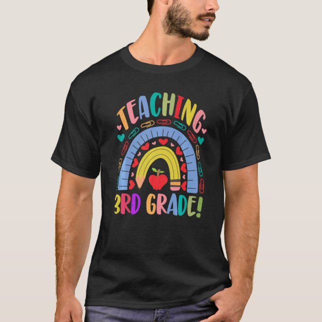 Unterricht 3. Klasse Schule Regenbogen Acedamic T-Shirt (Vorderseite)