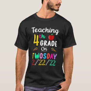 Unterricht 4. Klasse am 2./22./22. Februar T-Shirt
