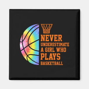 Unterschätze ein Mädchen, das Basketball-T-Shirt t Magnet