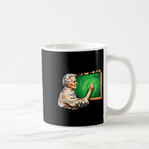 Unterschätze eine Frau, die in ihren Siebzigern un Kaffeetasse