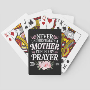 Unterschätze niemals eine Mutter, die vom Gebet an Spielkarten