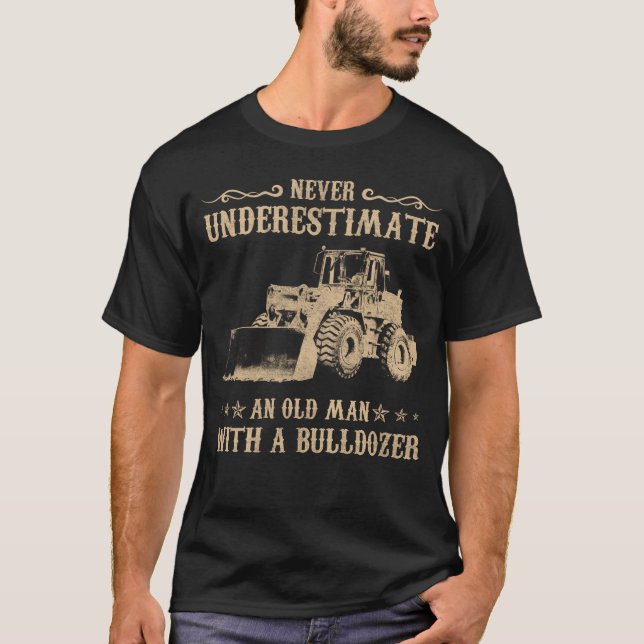 Unterschätze niemals einen alten Mann mit einem Bu T-Shirt (Vorderseite)