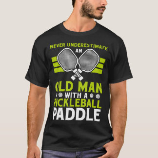 Unterschätze niemals einen alten Mann mit einem Pi T-Shirt
