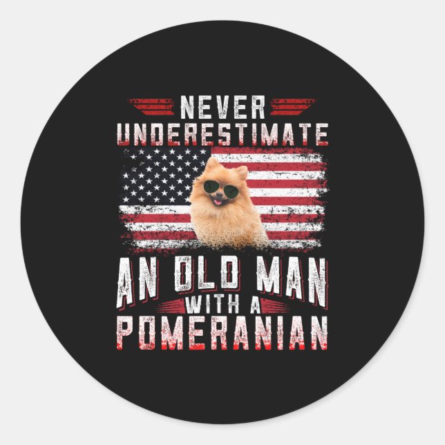 Unterschätze niemals einen alten Mann mit einem Sp Runder Aufkleber (Vorderseite)