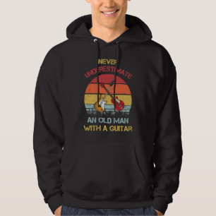 Unterschätze niemals einen alten Mann mit Gitarre Hoodie