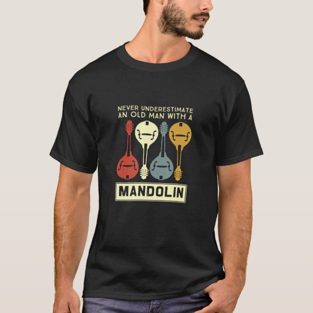 Unterschätze niemals einen alten Mann mit Mandolin T-Shirt (Vorderseite)