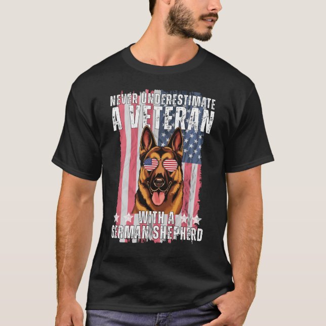 Unterschätze niemals einen Veteran mit deutschem S T-Shirt (Vorderseite)