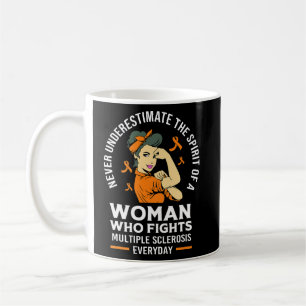 Unterschätzen Sie den Geist einer Frau Warrior Kaffeetasse