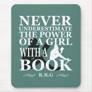 Unterschätzen Sie nie den Power eines Mädchens mit Mousepad