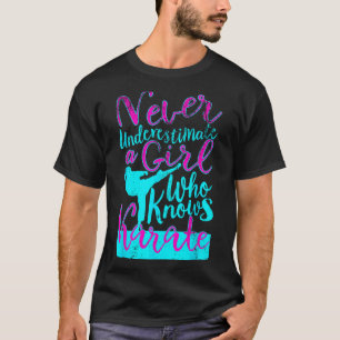 Unterschätzen Sie nie ein Mädchen, das Karate-Zita T-Shirt